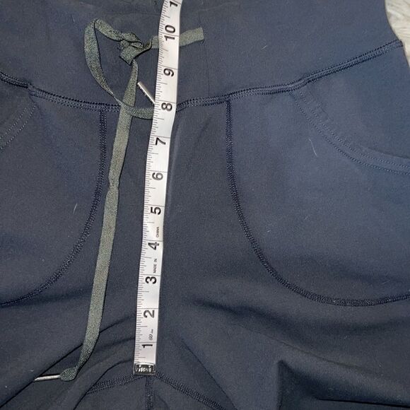 Lululemon Still Crops Crop Pants Gray Wide Leg Drawstring Pocket sz 4 Athleisure - Picture 5 of 9